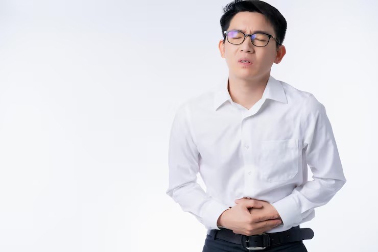 enzim pencernaan rendah, gejala gangguan pencernaan, perut kembung setelah makan, konstipasi, tips pencernaan sehat, makanan enzim alami, ibu muda sehat, gangguan cerna